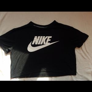 Nike Cropped Boxy Top